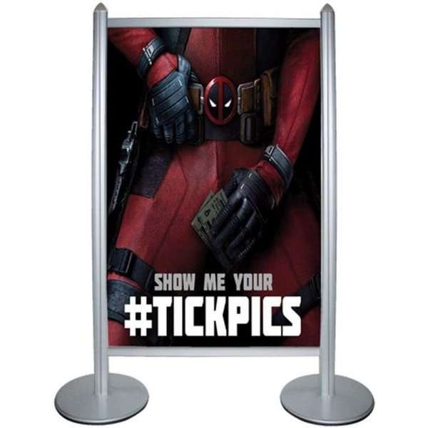 Multi Stander Banner Væg