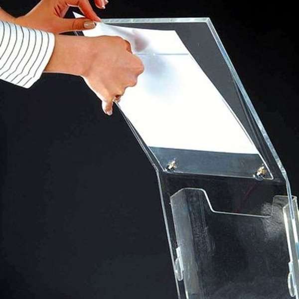 Akryl Infostander med brochureholder vertikal - A4 - 21x29.7 cm