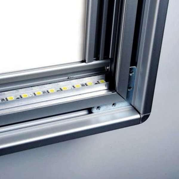 LED Menu Udhængsskab - 6xA4