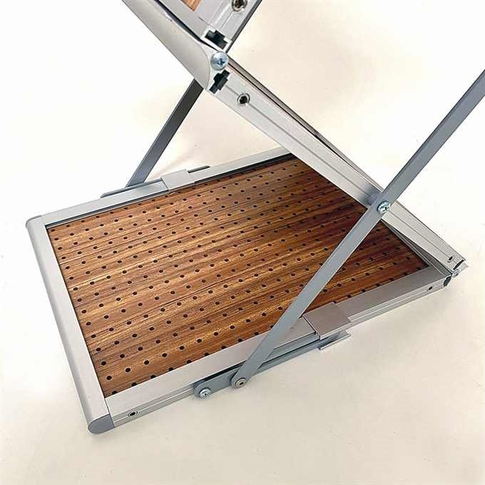 Flex Brochurestander, alu/sølv med træhylder, 6 x A4