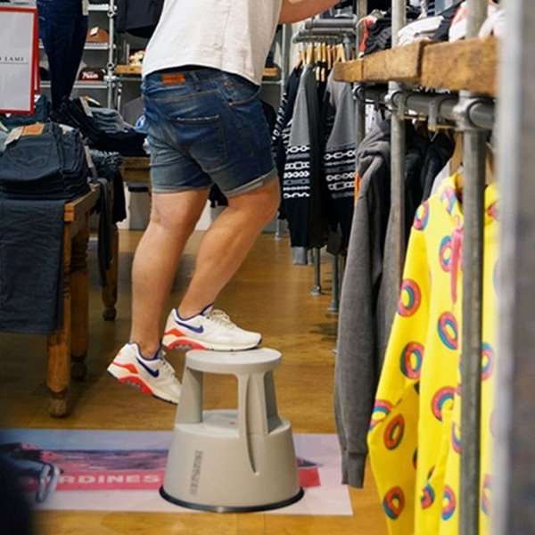 Elefantfod skammel i plast - Lysgrå