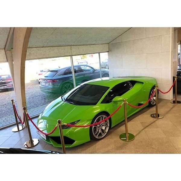 Afspærringsstolpe System i Guld - 2 Standere med rødt Reb