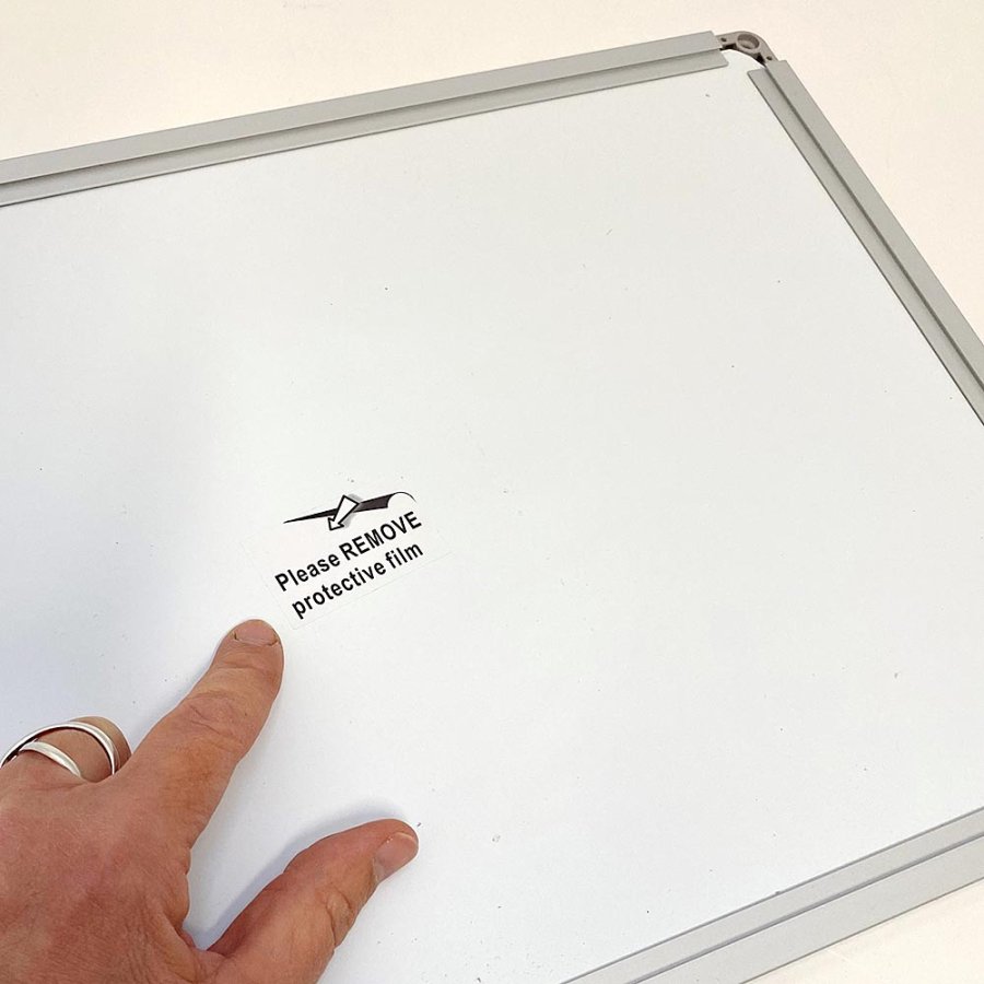 Whiteboard lakeret, 45 x 30 cm, inkl. mikrofiberklud og 6 tusser