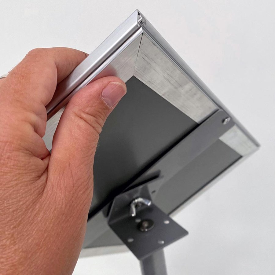 BASIC Infostand A3 - 92mm h&oslash;j - A3 Klikramme profil 25mm, s&oslash;lv