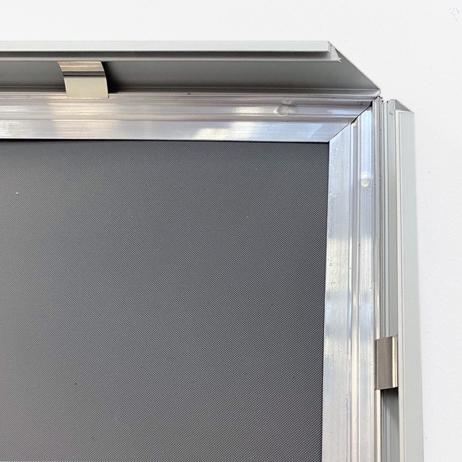 Klikramme med 20mm aluminium fladprofil, s&oslash;lv - 50 x 70 cm