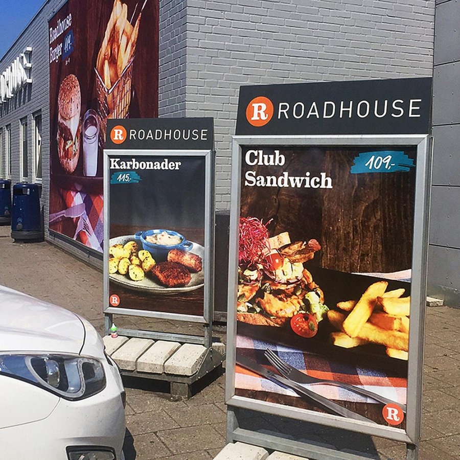 Heavy Outdoor Betonstander Gadeskilt - 100x140 cm