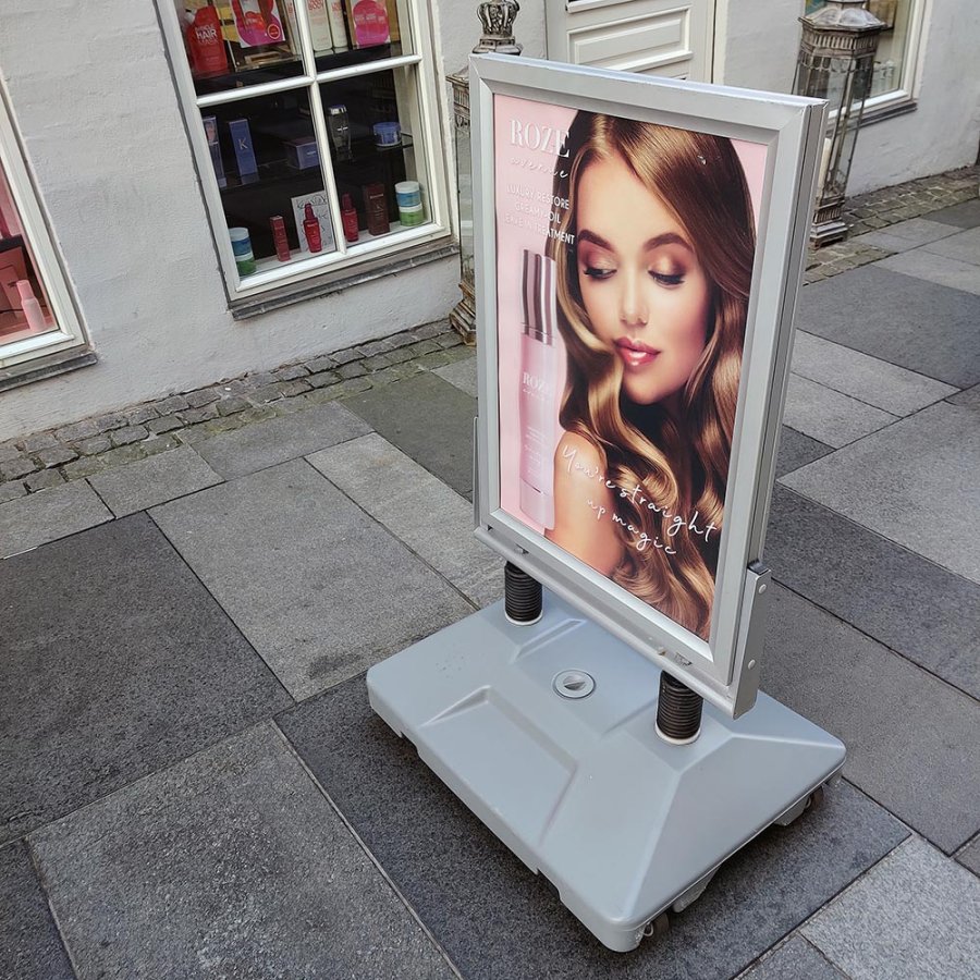 Wind-Sign Waterbase Gadeskilt - 50x70 cm - s&oslash;lv