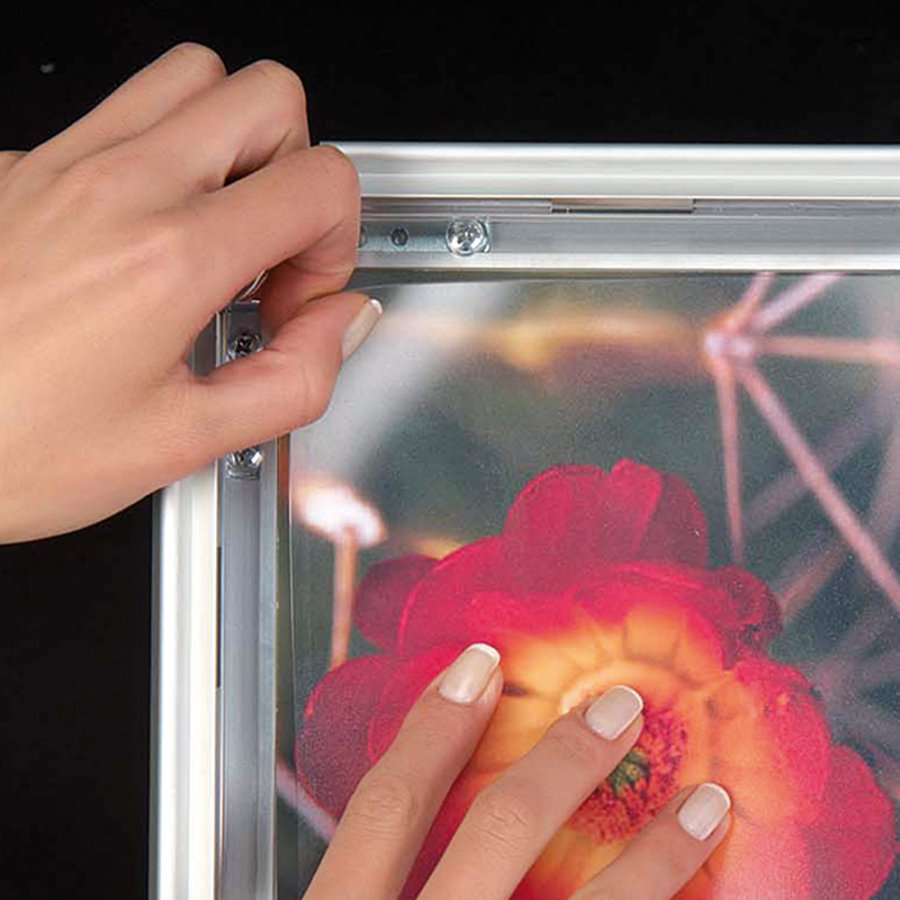 Klikramme med 32mm aluminium Rondo profil, s&oslash;lv - A0