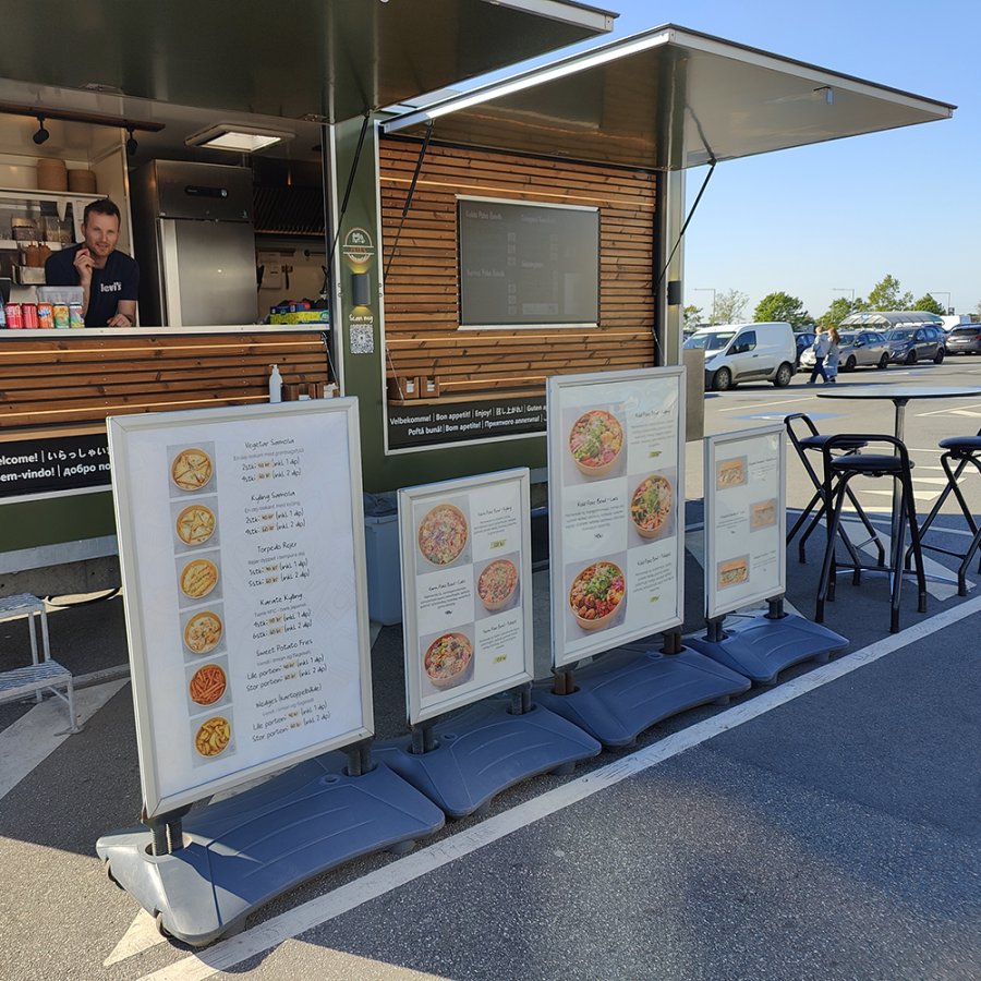 Wind-Sign Waterbase Pro Gadeskilt - s&oslash;lv - A1