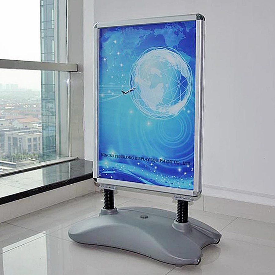 Wind-Sign Waterbase Basic Gadeskilt - 70x100 cm - s&oslash;lv