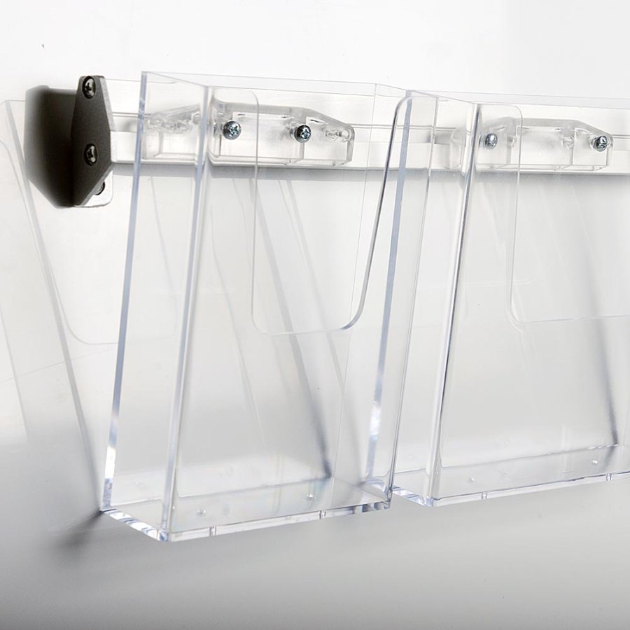 Brochureholder til v&aelig;g, aluskinne med 2 stk. A5 akrylholdere