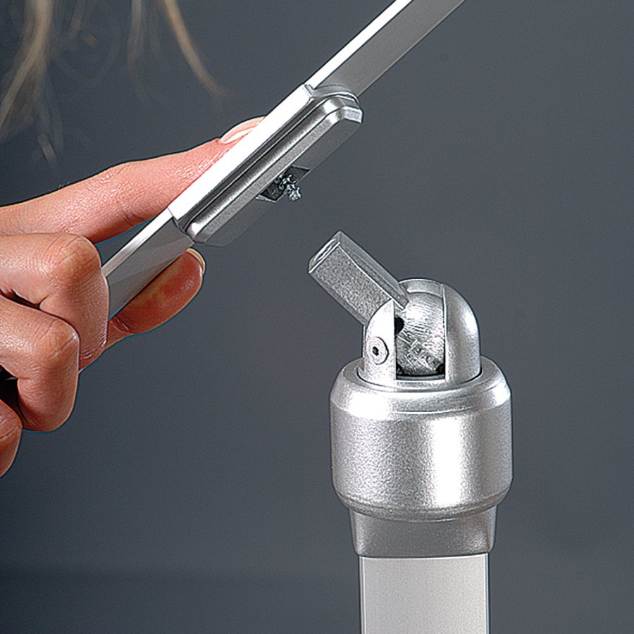 Flex Infostander, justerbar, s&oslash;lv, med A4 Klikramme