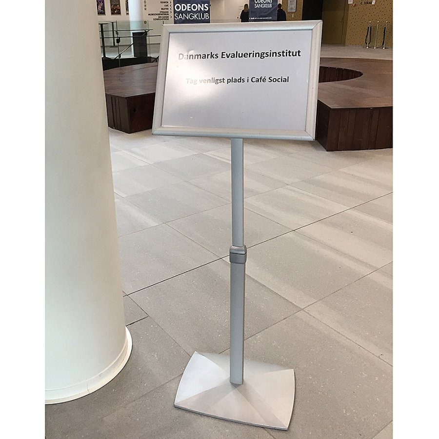Flex Infostander, justerbar, s&oslash;lv, med A3 Klikramme