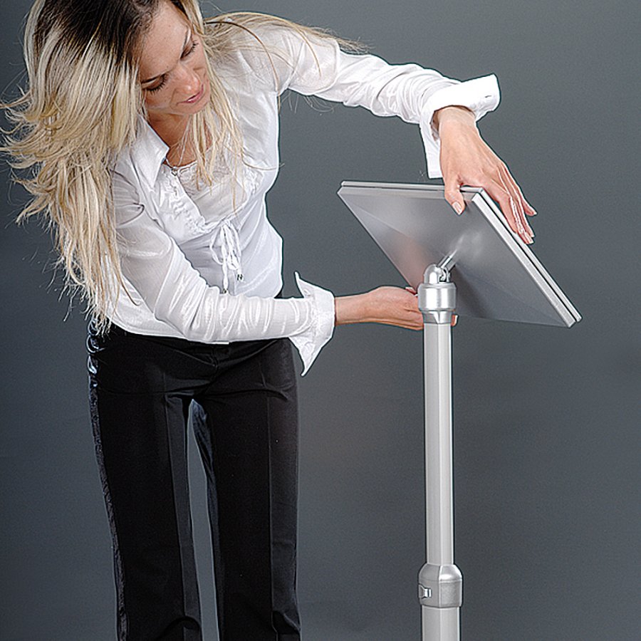 Flex Infostander, justerbar, s&oslash;lv, med A2 Klikramme