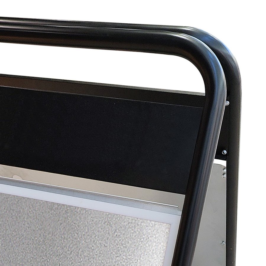 Gadeskilt p&aring; Hjul m. Logoplade, Expo Sign Lux, S&oslash;lv, B2 - 50 x 70 cm